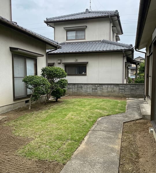 戸建ての庭 / 約30㎡ 除草後